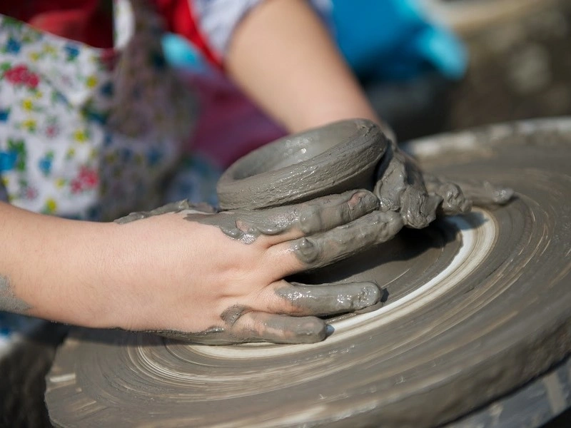 فواید شگفت انگیز سفالگری بر کودک